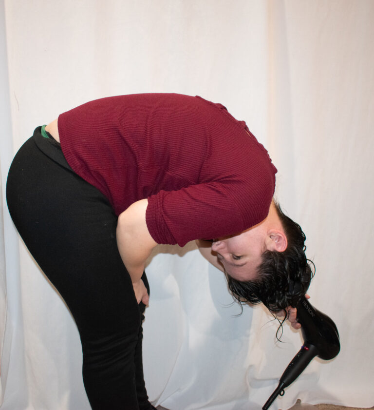 How To Diffuse Wavy Hair 4 Ways Step By Step With Pictures Wavy Hair